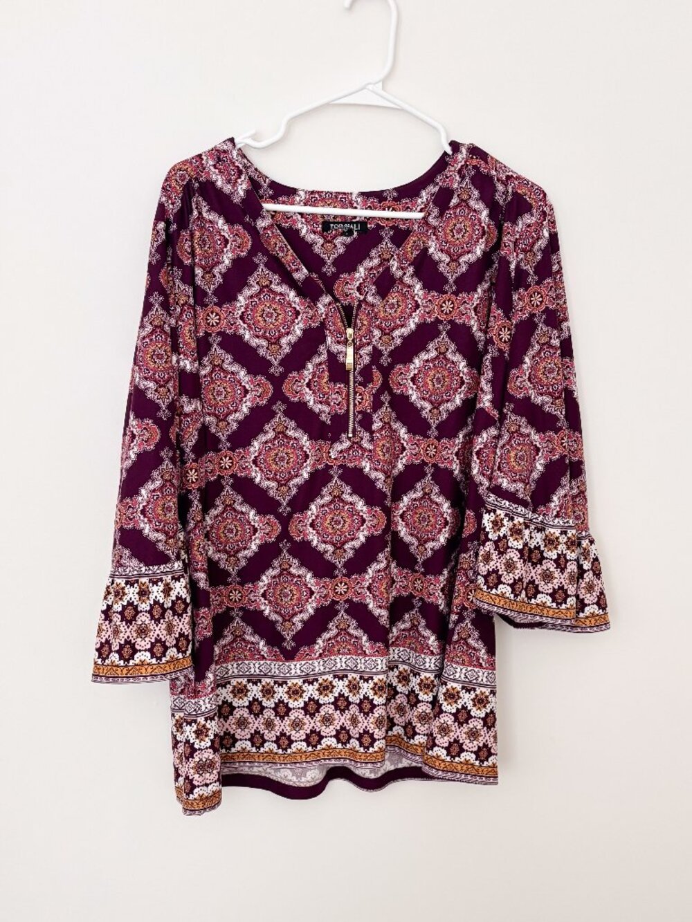 Roz & Ali 2X Boho Medallion Print Top Bell Sleeve Zip Neck Purple